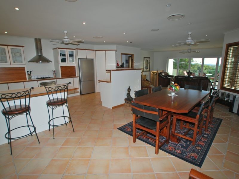 15 Nairana Rest, Noosa Heads QLD 4567