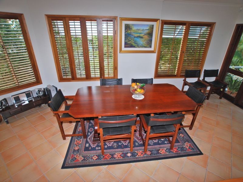 15 Nairana Rest, Noosa Heads QLD 4567