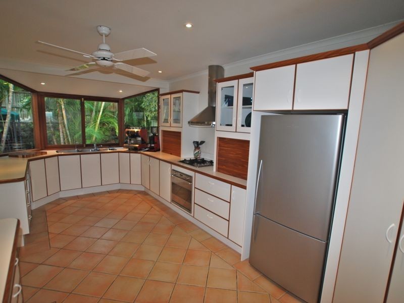 15 Nairana Rest, Noosa Heads QLD 4567