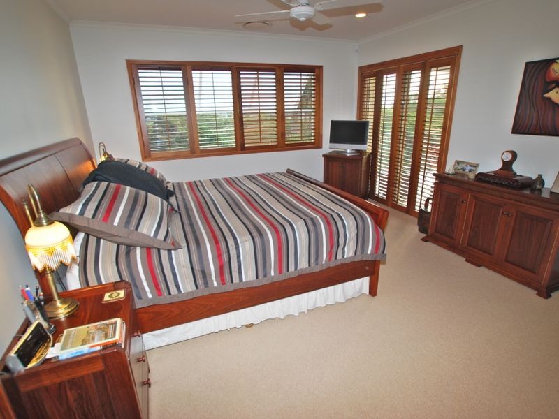 15 Nairana Rest, Noosa Heads QLD 4567