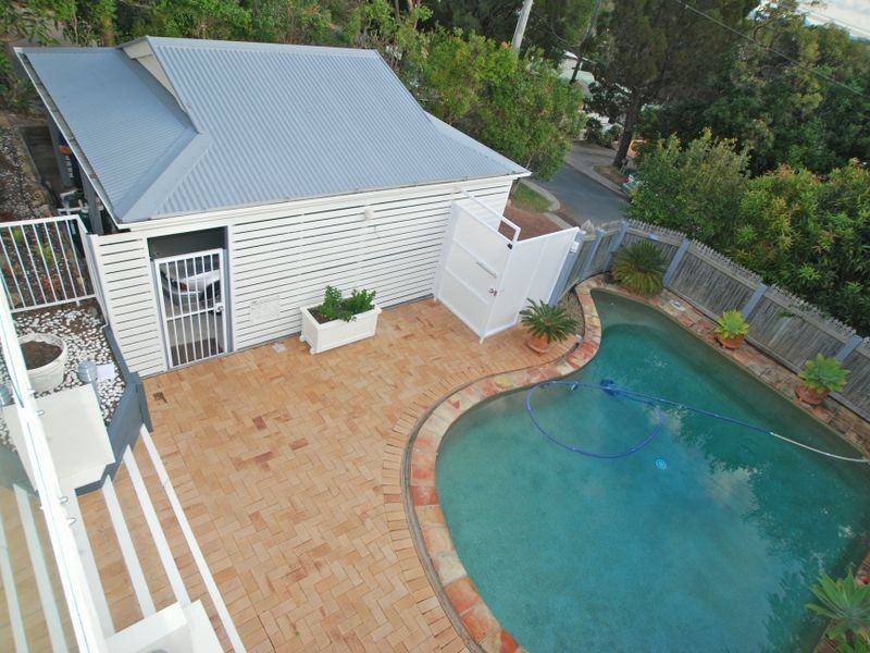 15 Nairana Rest, Noosa Heads QLD 4567