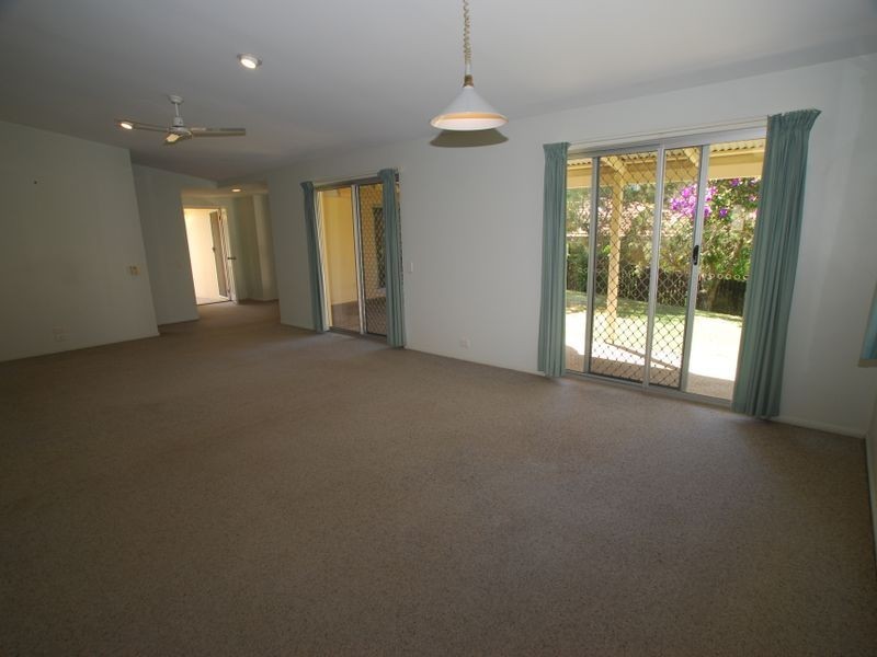 121 Outlook Dr, Tewantin QLD 4565