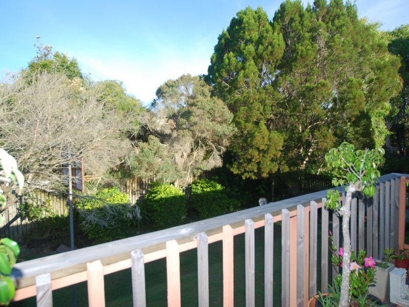 8 Orcades St, Sunrise Beach QLD 4567