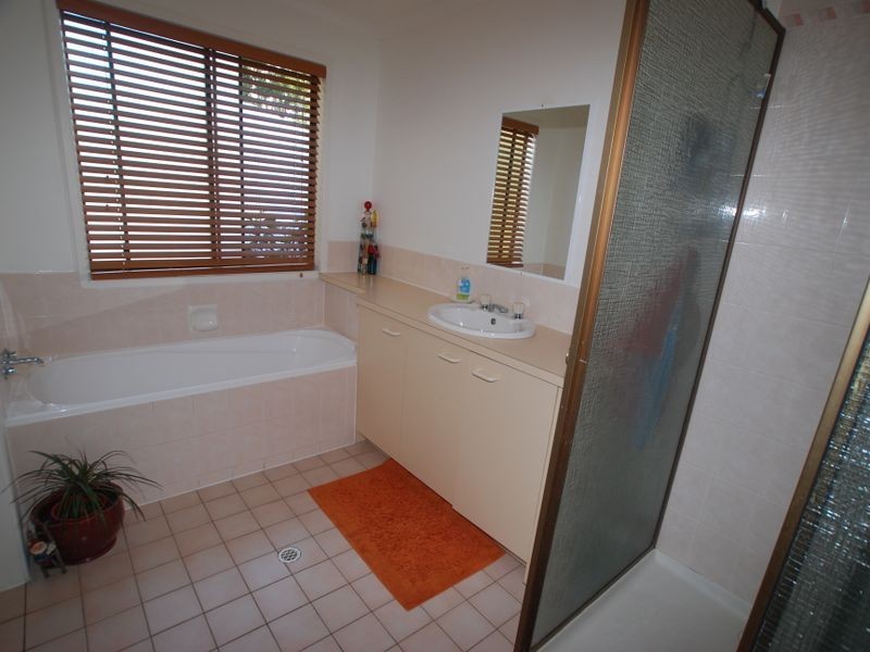 8 Orcades St, Sunrise Beach QLD 4567