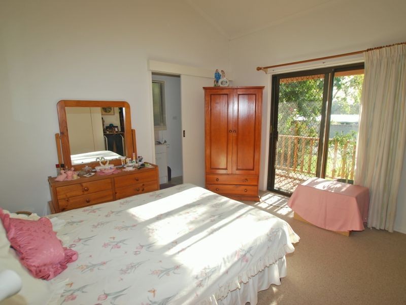 8 Orcades St, Sunrise Beach QLD 4567