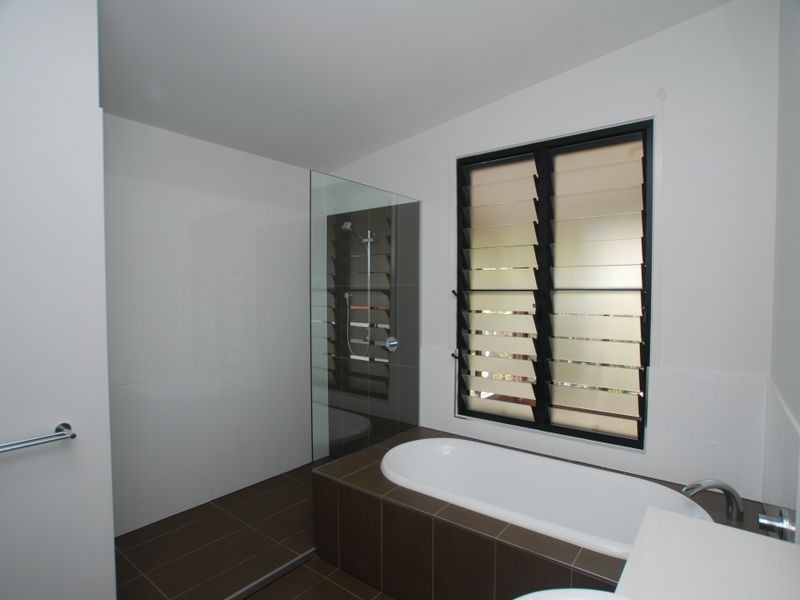 House 32/90 Beach Road, Boreen Point QLD 4565