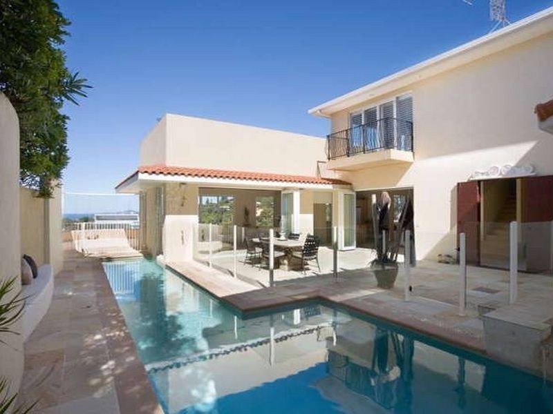 6 Kiamba Ct, Sunshine Beach QLD 4567