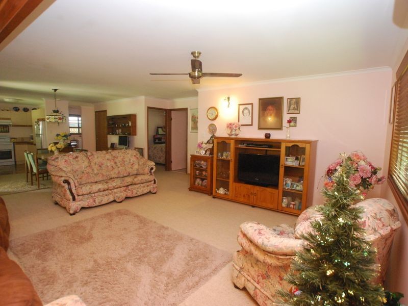 4 Val Cr, Noosaville QLD 4566