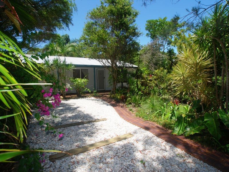 41 Dame Patti Drive, Sunrise Beach QLD 4567