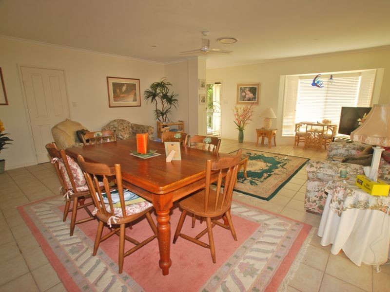 1/2 Sarena Ct, Sunshine Beach QLD 4567