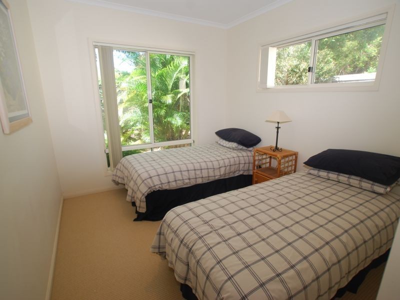 1/2 Sarena Ct, Sunshine Beach QLD 4567