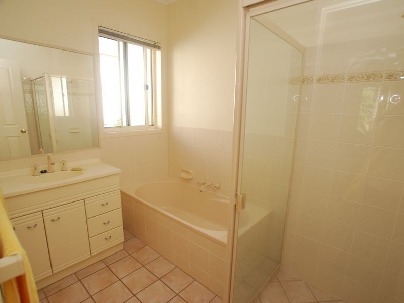 1/2 Sarena Ct, Sunshine Beach QLD 4567