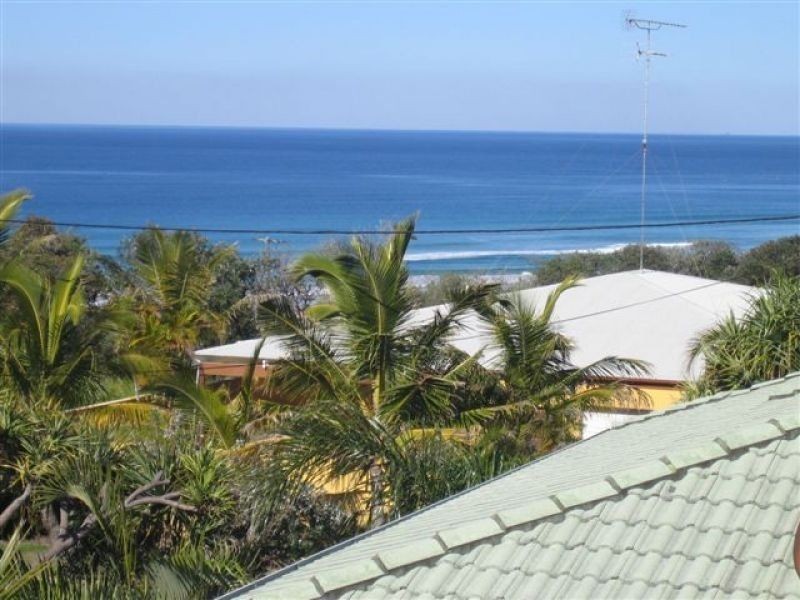 33 Orient Dr, Sunrise Beach QLD 4567