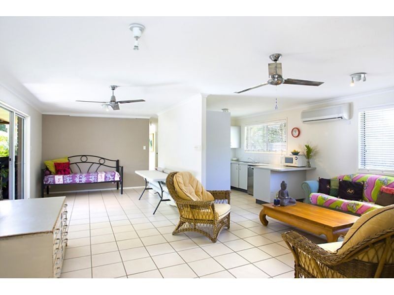 33 Orient Dr, Sunrise Beach QLD 4567