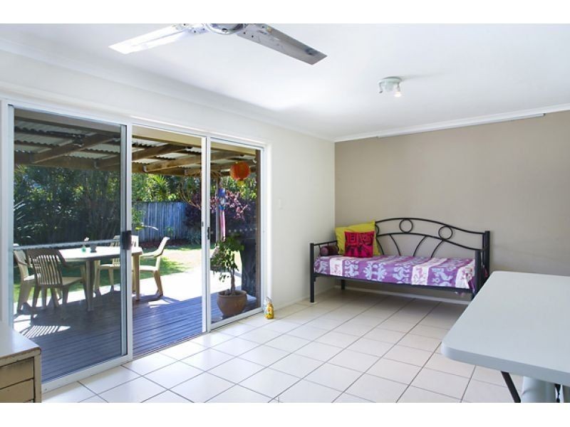 33 Orient Dr, Sunrise Beach QLD 4567