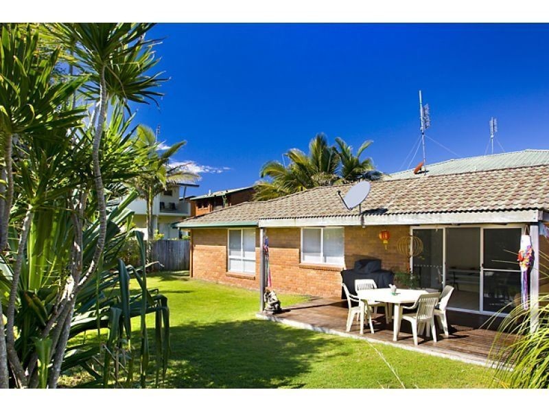 33 Orient Dr, Sunrise Beach QLD 4567