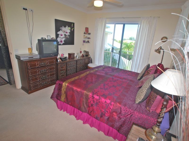 3/63 Southern Cross Pd, Sunrise Beach QLD 4567