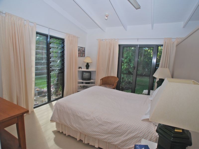 36 Lake Weyba Dr, Noosaville QLD 4566