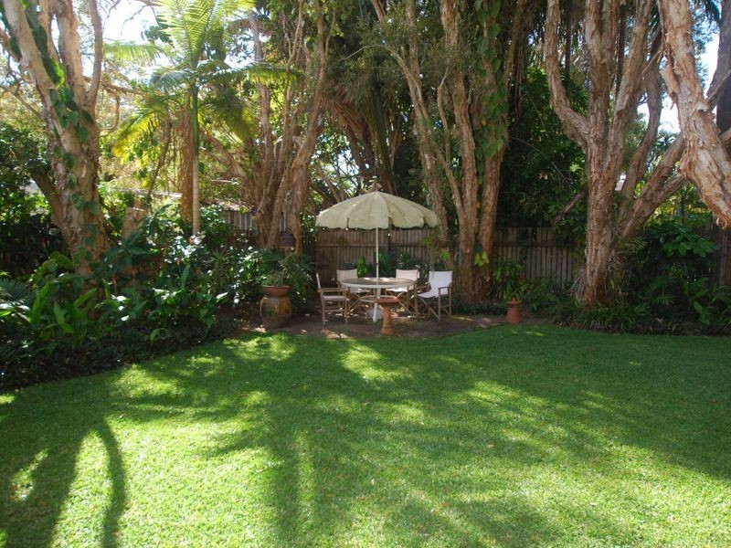 36 Lake Weyba Dr, Noosaville QLD 4566