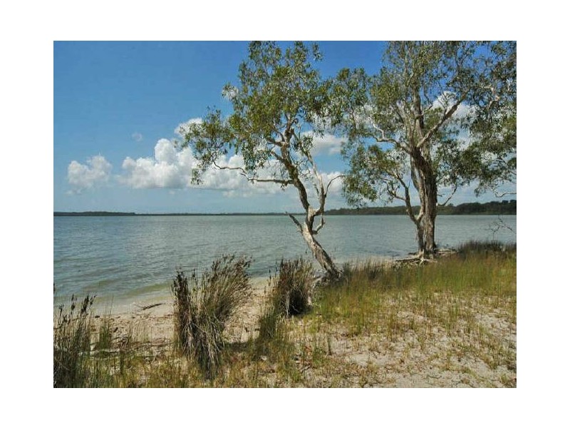 20 Pines Ave, Cooroibah QLD 4565