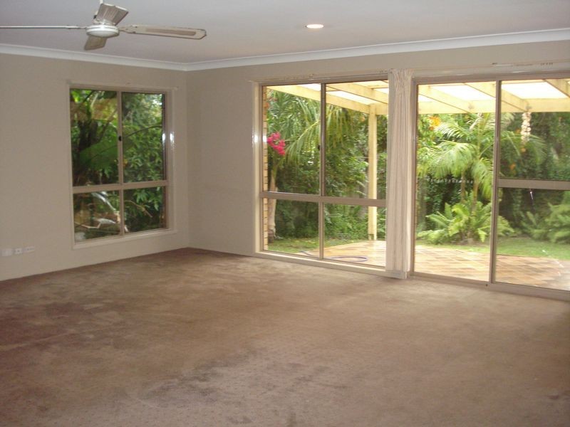 32 Victory Cr, Sunrise Beach QLD 4567