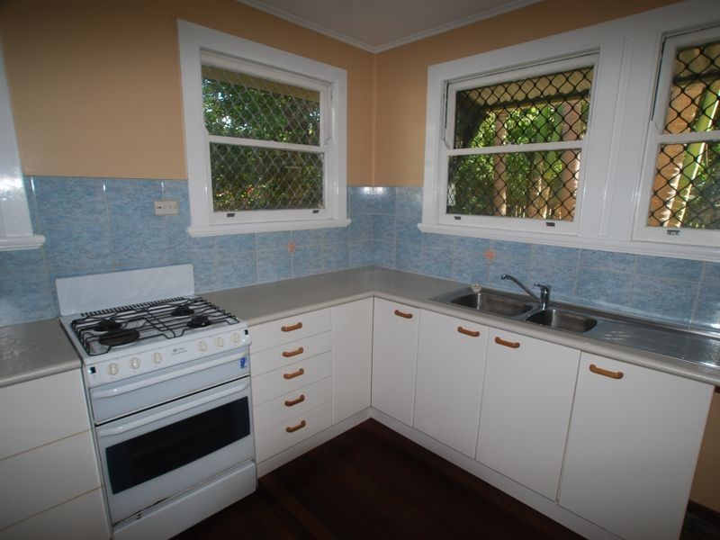 75 Eumundi Rd, Noosaville QLD 4566