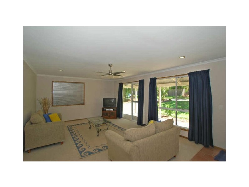 8 Fyne Ct, Tewantin QLD 4565