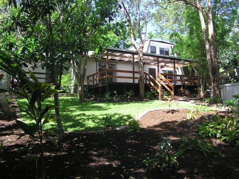 5 Lunar Cr, Noosa Heads QLD 4567