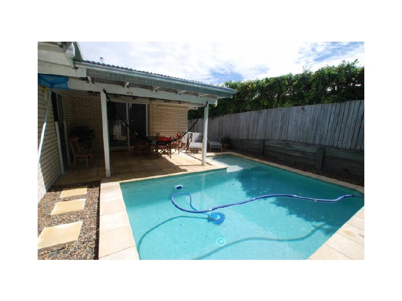 1 Maheno Ct, Sunrise Beach QLD 4567