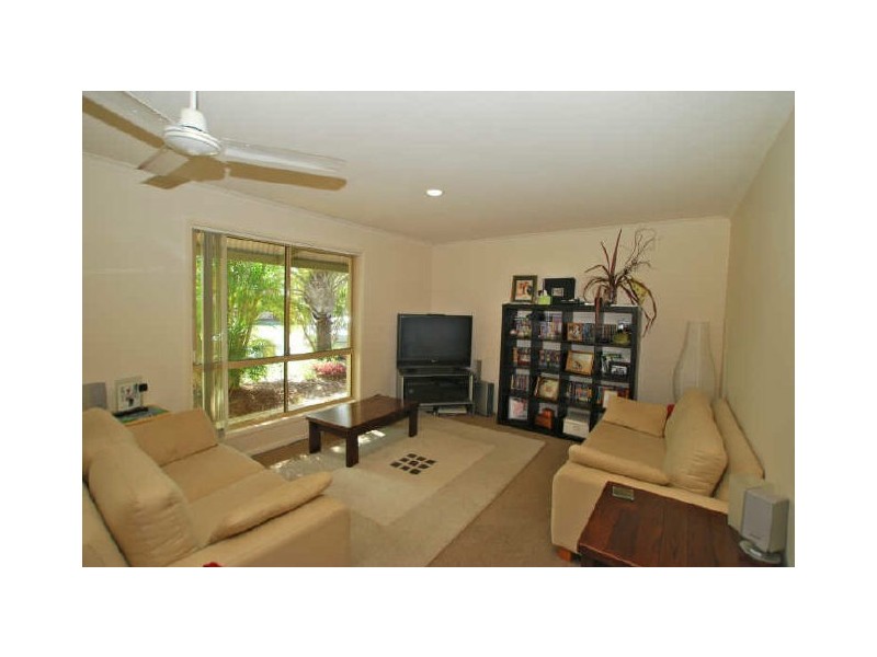 8 Twilight St, Sunrise Beach QLD 4567