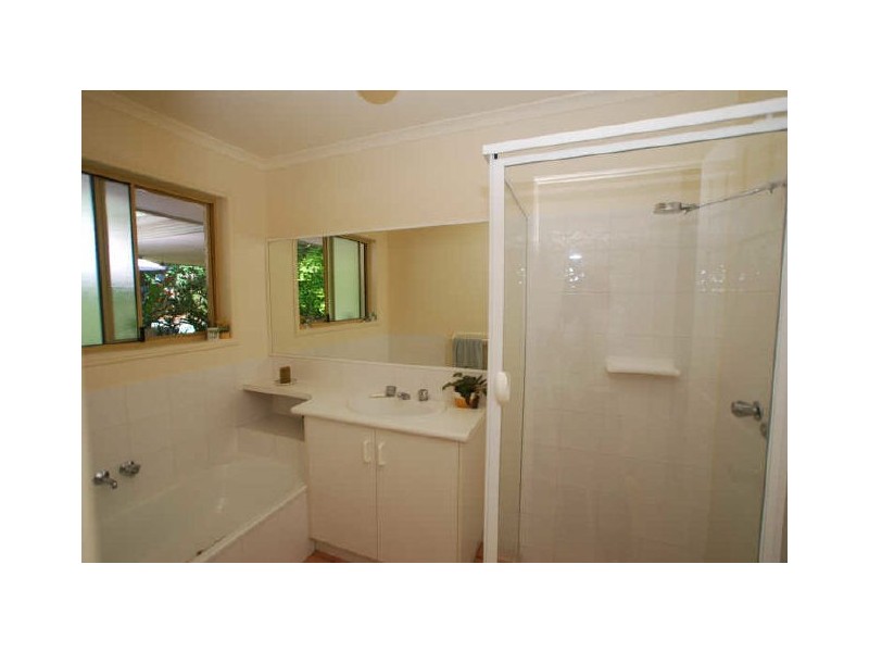 8 Twilight St, Sunrise Beach QLD 4567