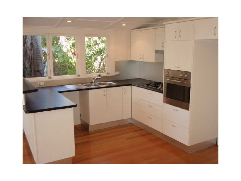 17 Dean Street, Red Hill QLD 4059