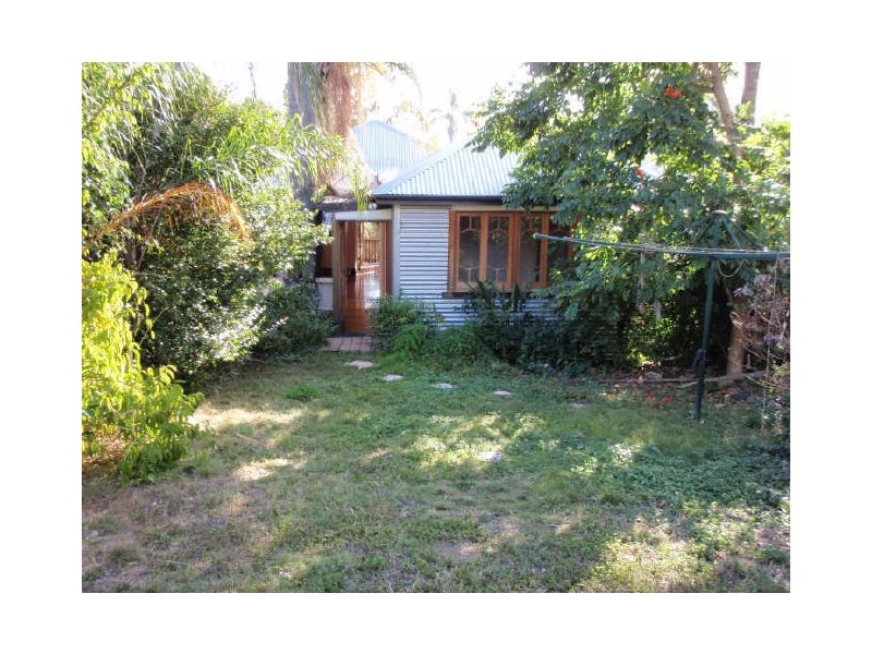 17 Dean Street, Red Hill QLD 4059