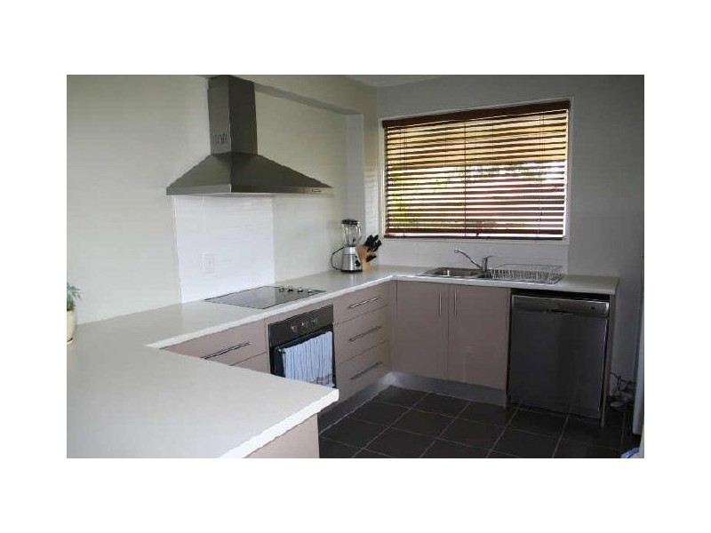 2/10 Wight Street, Milton QLD 4064