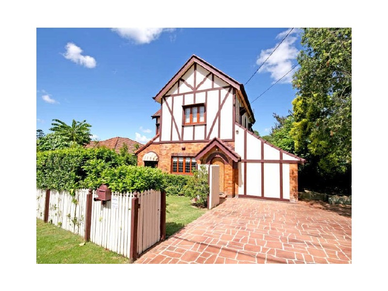 63 Boundary Road, Bardon QLD 4065