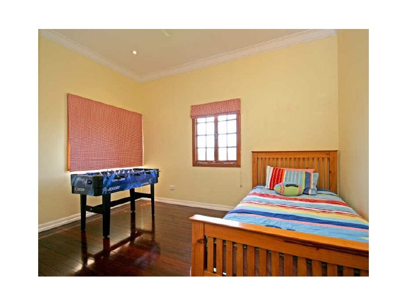 63 Boundary Road, Bardon QLD 4065