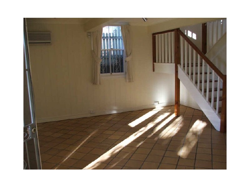 17 Thorn Street, Red Hill QLD 4059