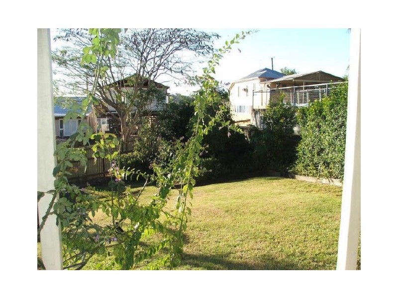 17 Thorn Street, Red Hill QLD 4059
