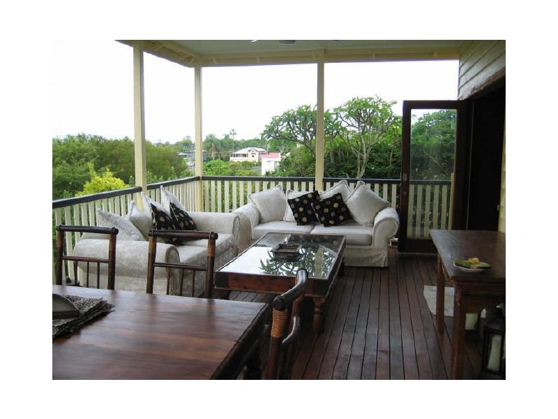 95a Bowman Parade, Bardon QLD 4065