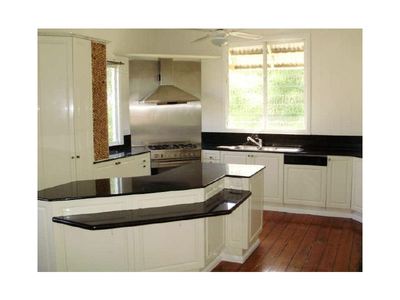 9 The Drive, Bardon QLD 4065