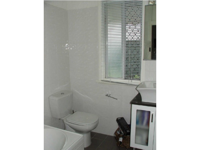 21 Blaxand Street, Milton QLD 4064