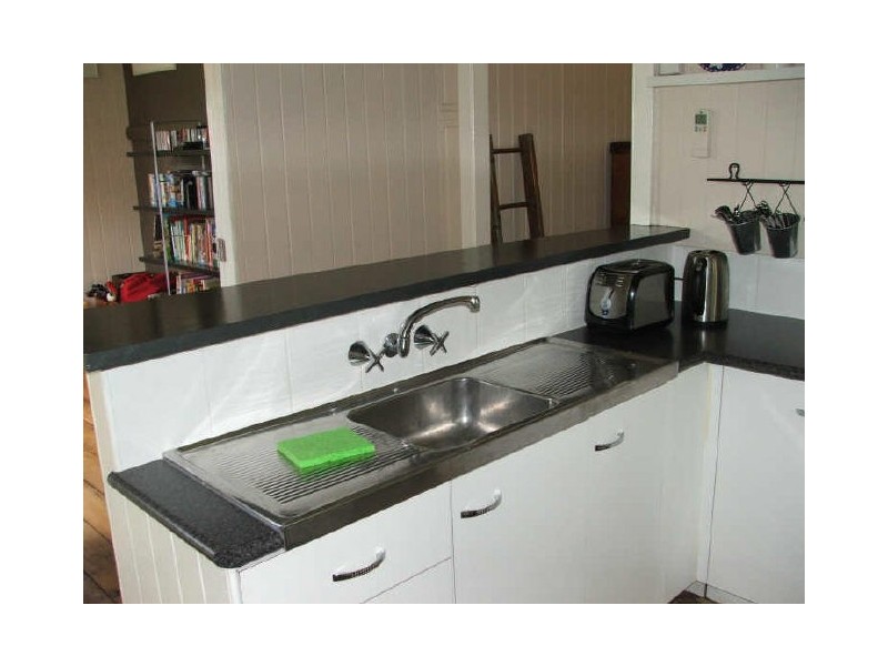 21 Blaxand Street, Milton QLD 4064