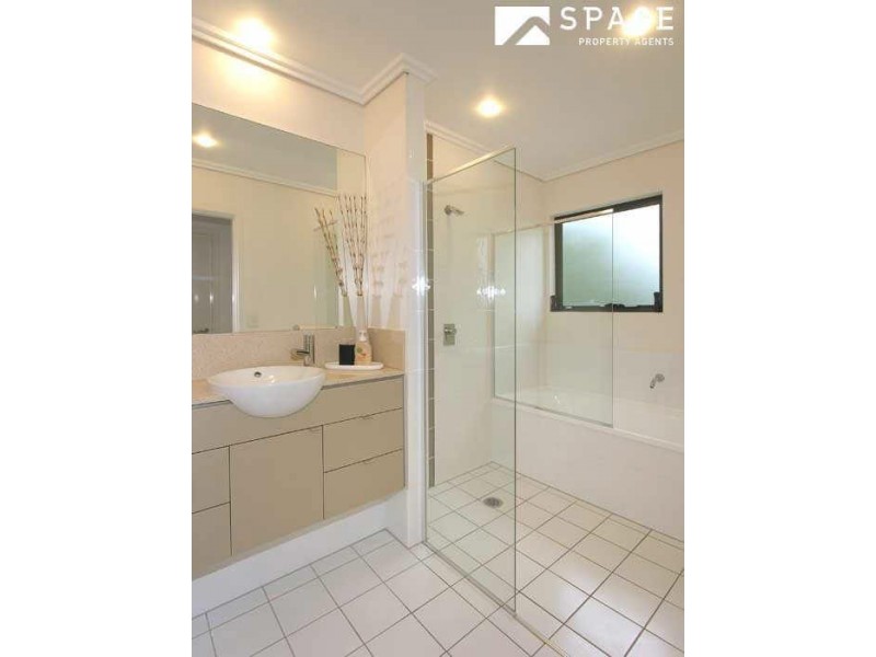 20A/18 Manning Street, Milton QLD 4064