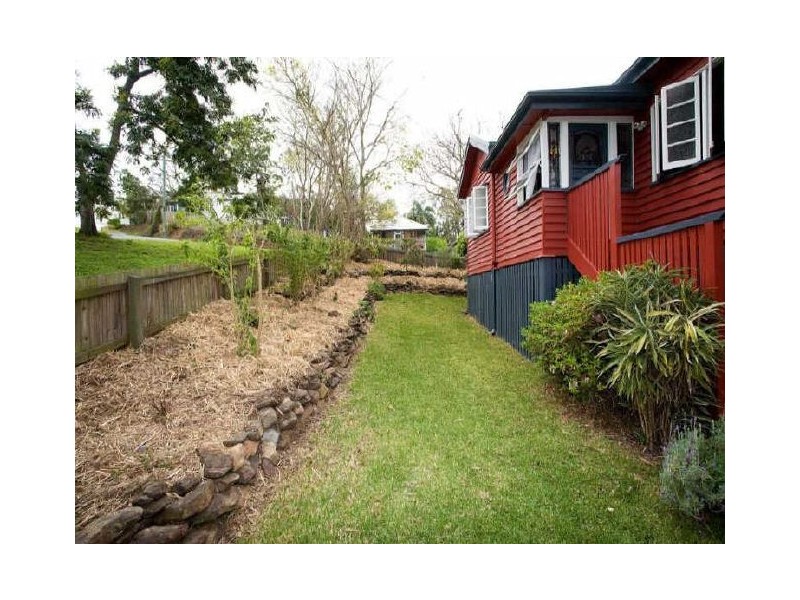 2 Gray Street, Red Hill QLD 4059