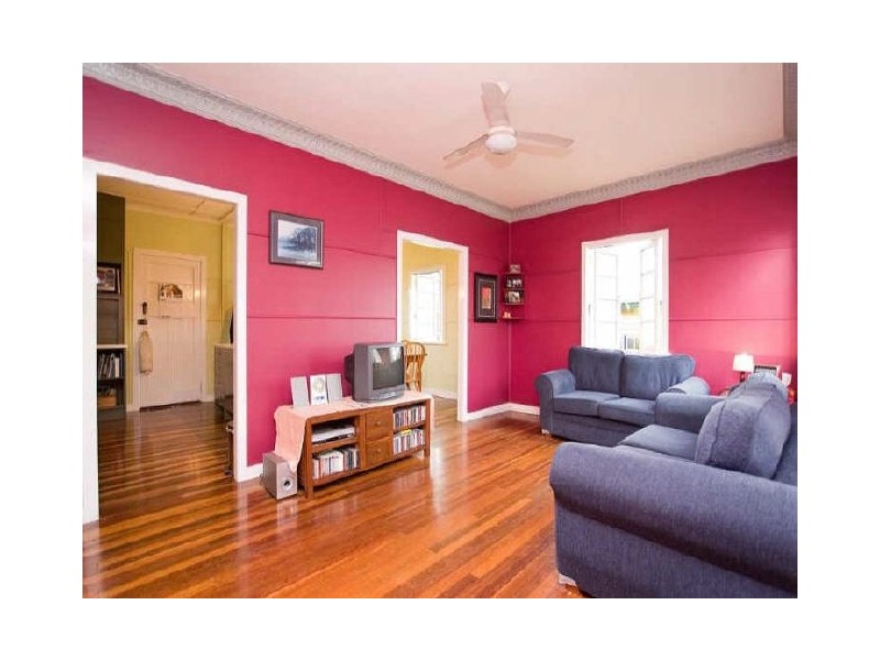2 Gray Street, Red Hill QLD 4059