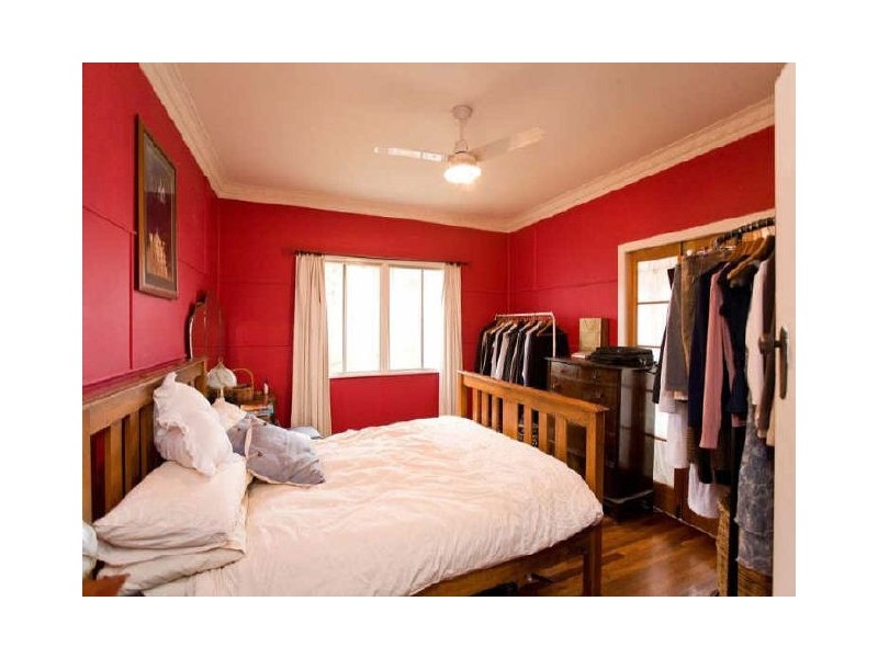 2 Gray Street, Red Hill QLD 4059