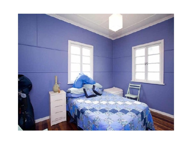 2 Gray Street, Red Hill QLD 4059