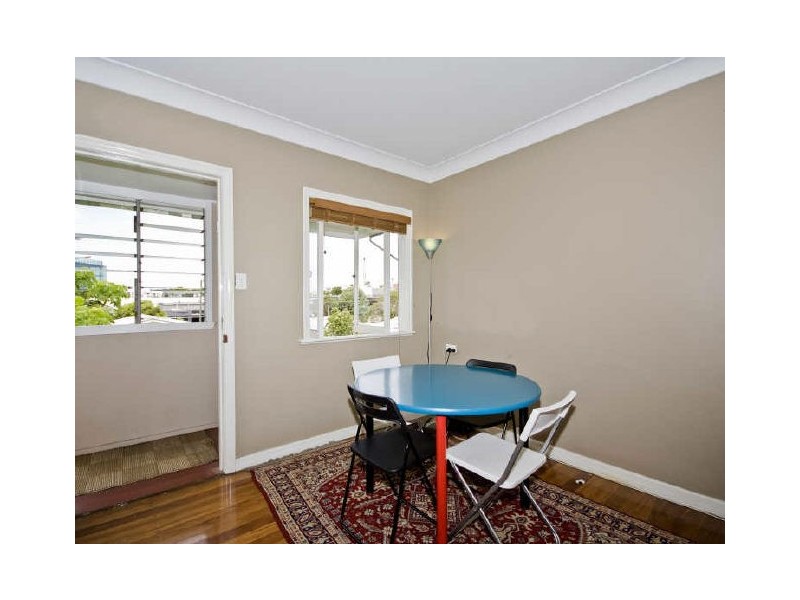 6 Blaxland Street, Milton QLD 4064