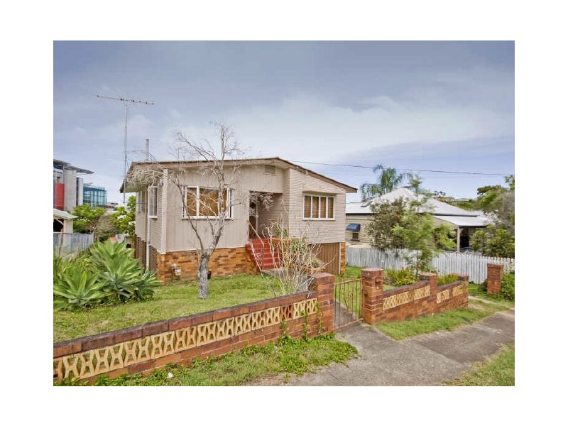 6 Blaxland Street, Milton QLD 4064