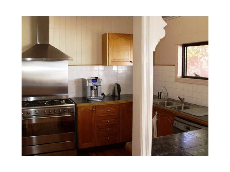 35 Heussler Terrace, Milton QLD 4064